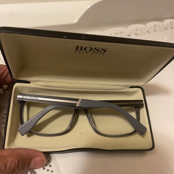 Boss orange eyeglass gray and silver flexible frames.no damage. Good conditions - Picture 1 of 13